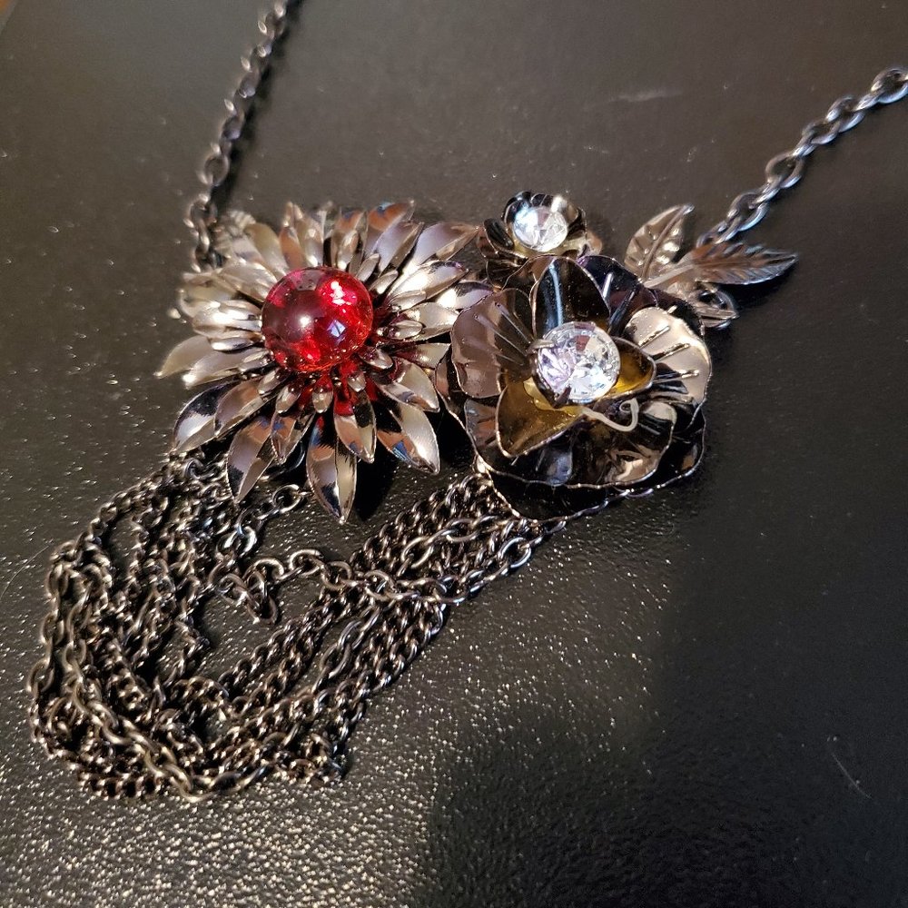 Gunmetal Flower Cluster Pendant Necklace Jewelry